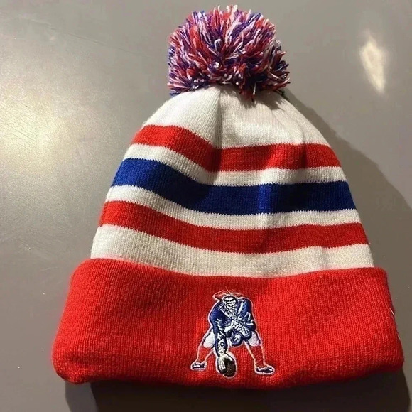 Youth New Era NFL Beanies - Picture 2 of 3